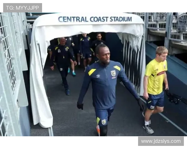 足球星野球崛起新风潮探索年轻运动员跨界发展与未来潜力